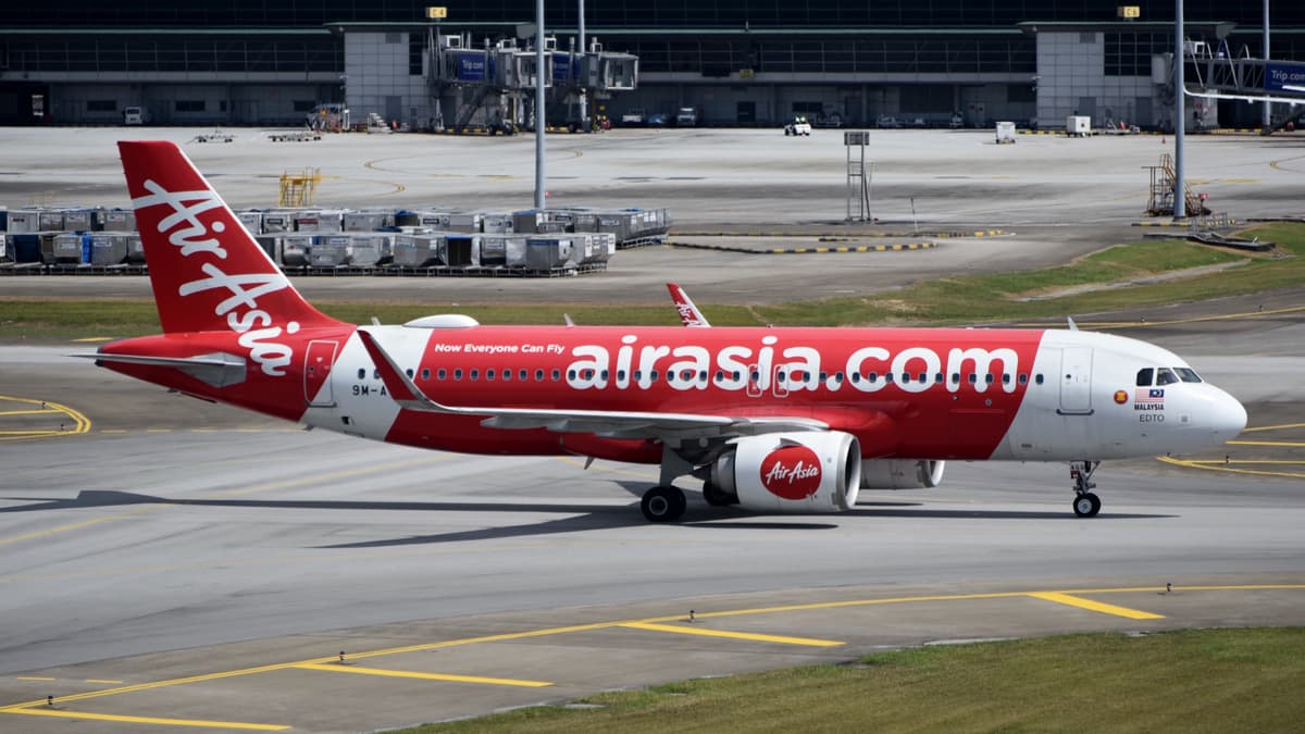 AirAsia Airbus A320neo (9M-AGQ)