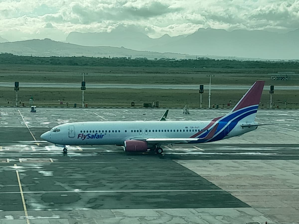 FlySafair Boeing 737-800 (ZS-SJT)
