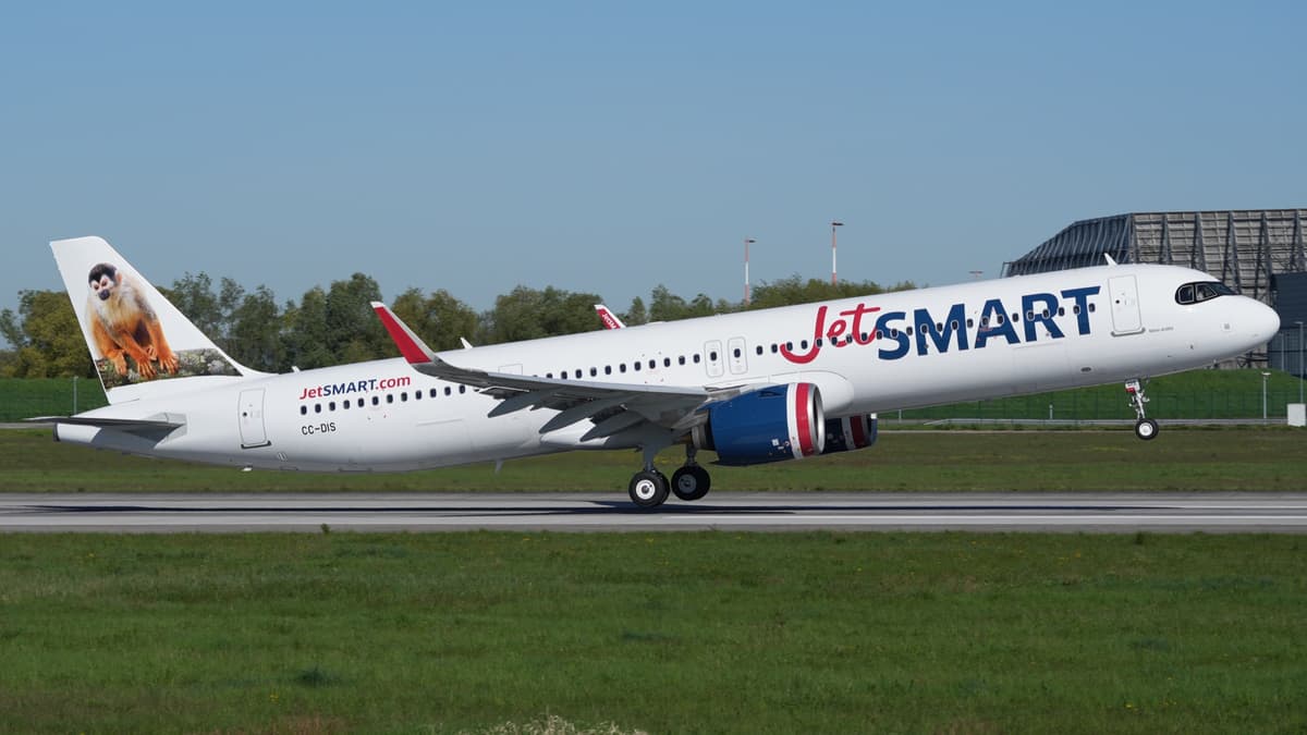 JetSMART Airbus A321neo (CC-DIS)