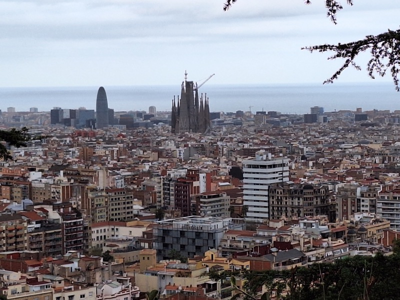 Barcelona skyline with the Sagrada Família, seen from El Putxet