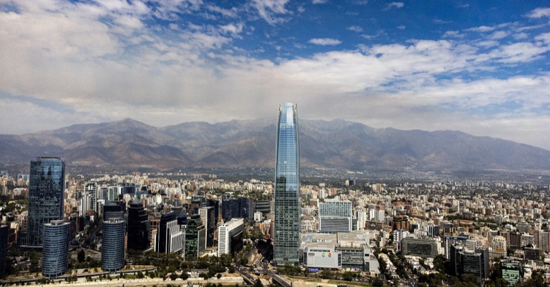 Gran Torre Santiago (Costanera) and the Andes